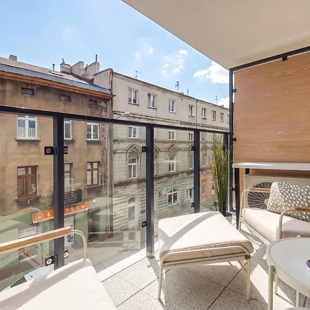 Apartment Cozy With Balcony And Air Conditioning In Downtown By Renters Lodz